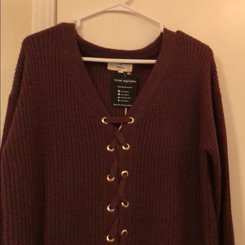 Maroon sweater